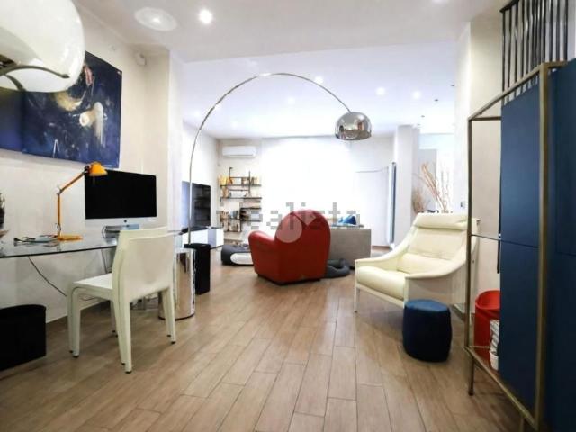 Appartamento in vendita di 119 m² in Via Corrado del Greco, 64