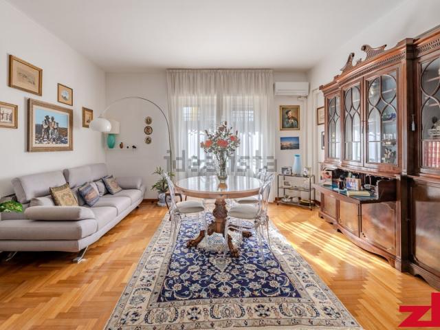 Appartamento in vendita di 119 m² in Via Angelo Carrara