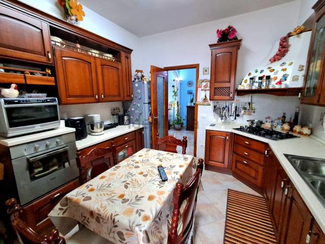 Appartamento in vendita di 119 m² in Via Annibal Caro