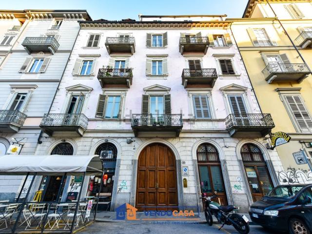 Appartamento in vendita di 119 m² in Via Giulia di Barolo, 16