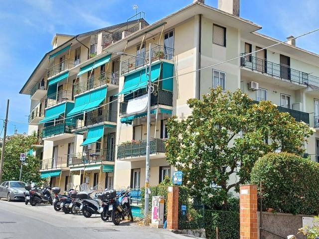 Appartamento in vendita di 119 m² in Via Giulio Tanini