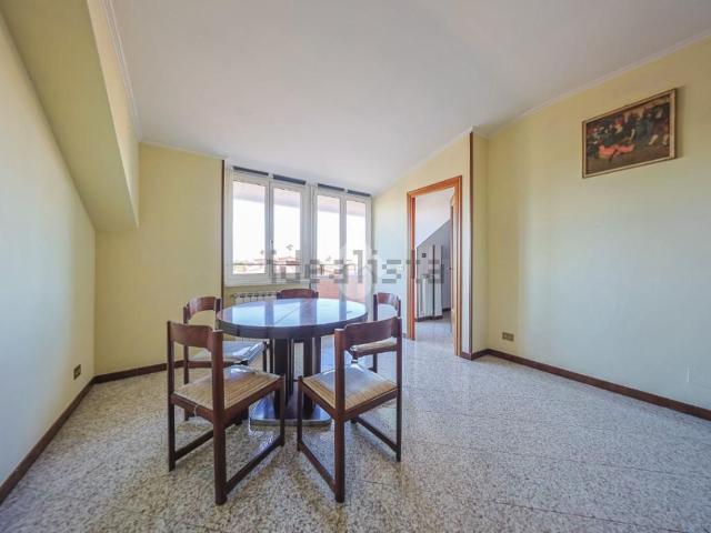 Appartamento in vendita di 119 m² in Via Domenico Cavalca, 131