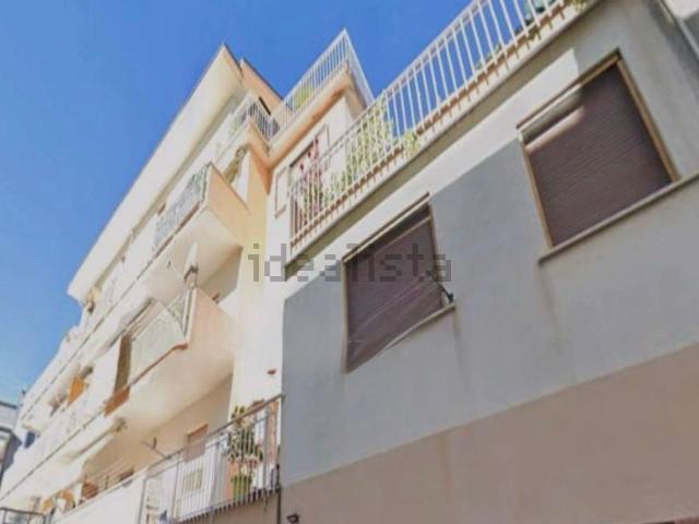 Appartamento in vendita di 119 m² in Via dei Conti Ricci, 137