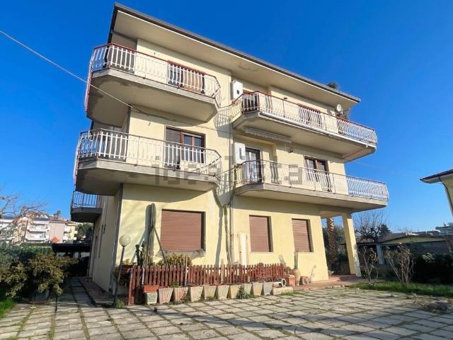 Appartamento in vendita di 119 m² in Via delle Rose, 15