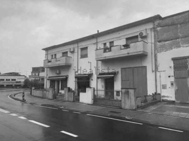 Appartamento in vendita di 119 m² in Via delle Venezie