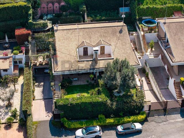 Appartamento in vendita di 119 m² in Via di Colleverde, 47