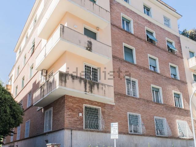 Appartamento in vendita di 119 m² in Via Eustachio Manfredi
