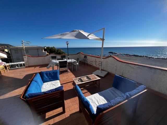 Appartamento in vendita di 119 m² in Via Lungomare