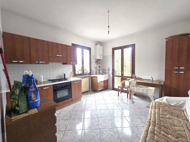 Appartamento in vendita di 119 m² in Via Mulini Valle del Tresinaro, 75
