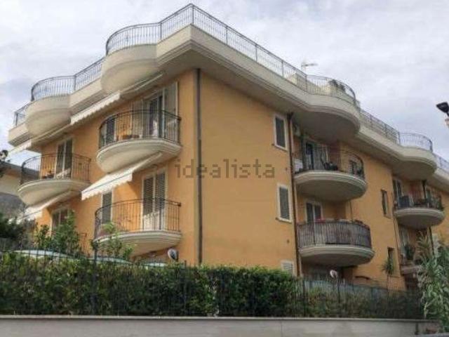 Appartamento in vendita di 119 m² in Via Salvo D&apos Acquisto