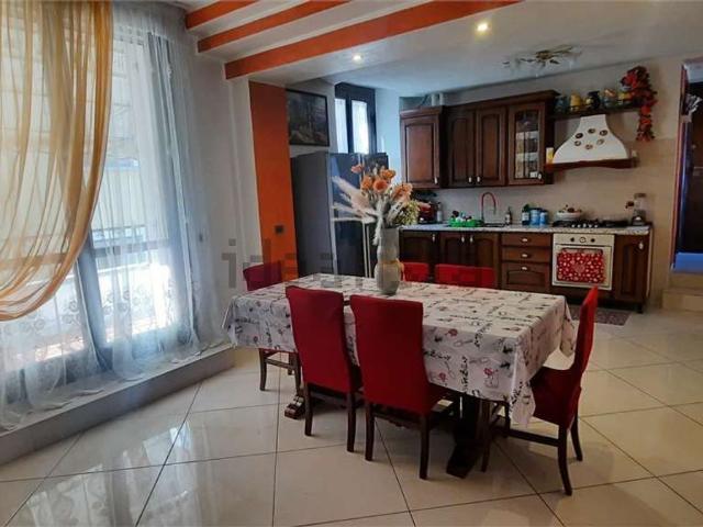 Appartamento in vendita di 119 m² in Via Sanado, 31