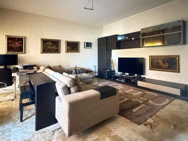 Appartamento in vendita di 119 m² in Via Roma, 13