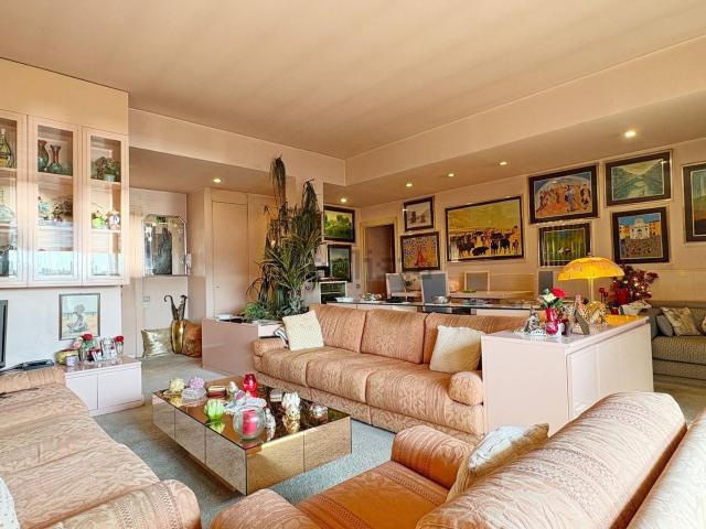 Appartamento in vendita di 119 m² in Via Ruggero di Lauria, 12