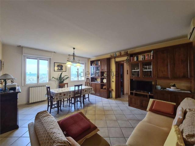 Appartamento in vendita di 119 m² in Via Umberto Tonini, 24