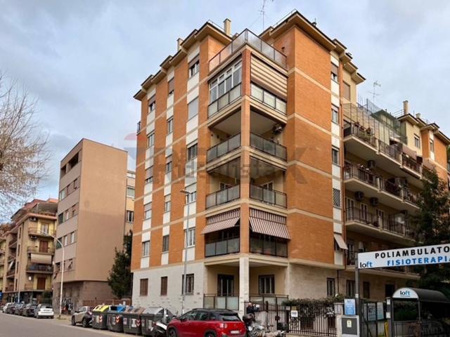 Appartamento in vendita di 119 m² in Via Ugo Ojetti, 380