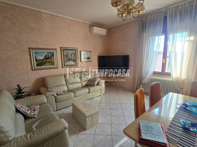 Appartamento in vendita di 119 m² in Piazza Ungheria, 11