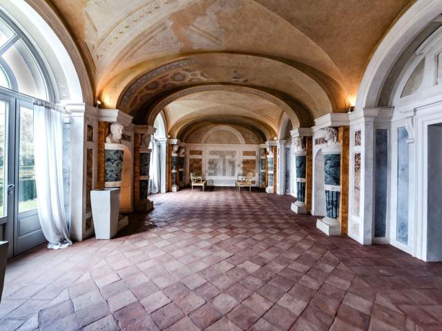 Appartamento in vendita di 1200 m² in Via D&apos Adda Busca