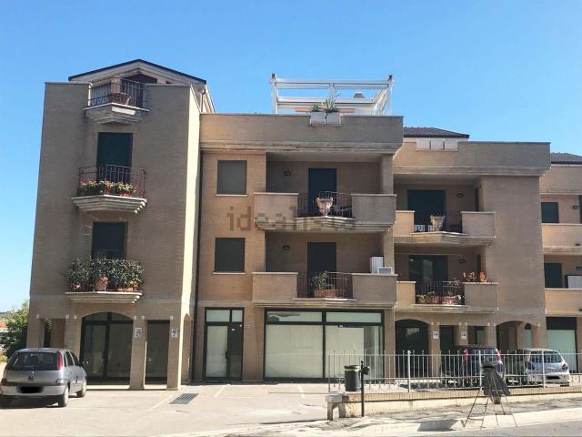 Appartamento in vendita di 120 m² in Via 4 novembre, 101