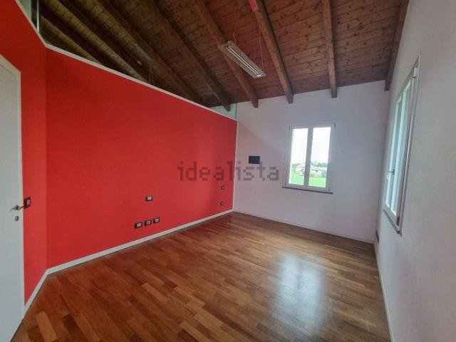 Appartamento in vendita di 120 m² in Via C. Teggi, 44