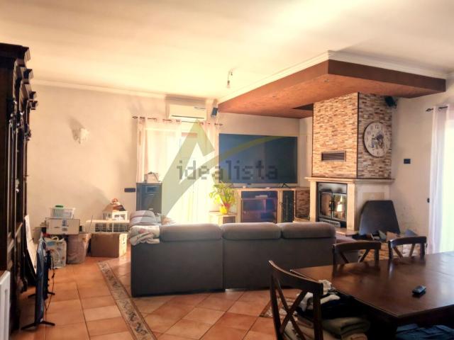 Appartamento in vendita di 120 m² in Via Colle Caldara, 1