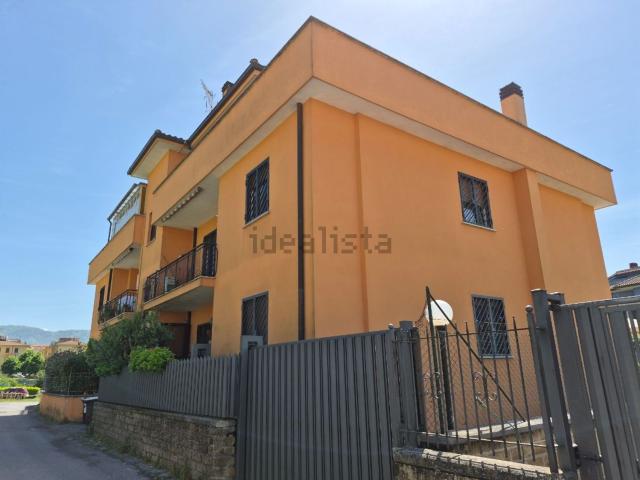 Appartamento in vendita di 120 m² in Via Colle Girello