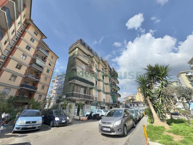 Appartamento in vendita di 120 m² in Via Consalvo, 99