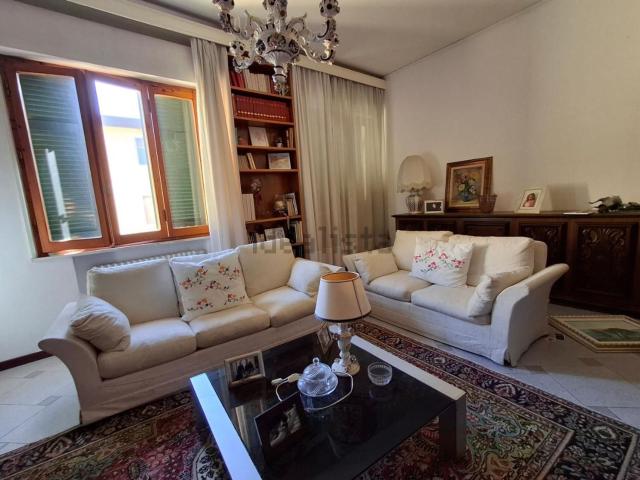 Appartamento in vendita di 220 m² in Via Corrado Corti