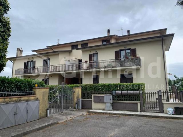 Appartamento in vendita di 120 m² in Via Costanza Baglioni, 1