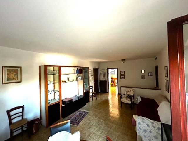 Appartamento in vendita di 120 m² in Via Cacciatori Piemontesi