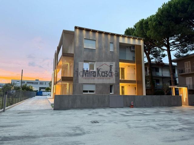 Appartamento in vendita di 120 m² in Via Caduti per la Libertà, 85