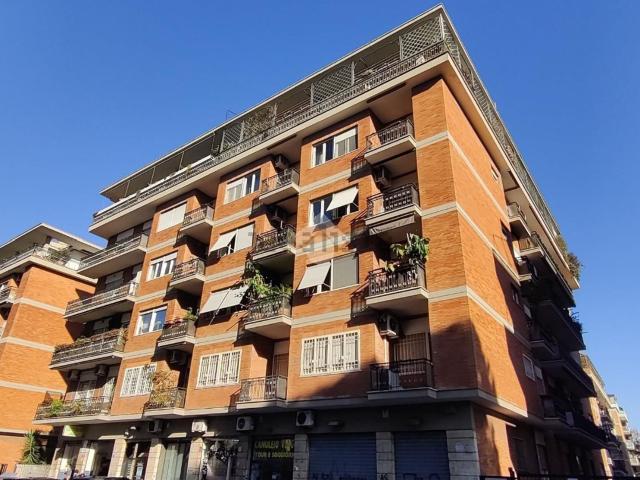 Appartamento in vendita di 120 m² in Via Caio Canuleio, 83