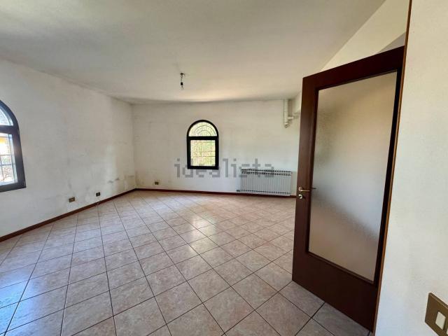 Appartamento in vendita di 120 m² in Via Canaletta Superiore