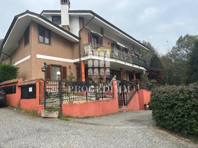 Appartamento in vendita di 120 m² in Via Candido Dovis, 12