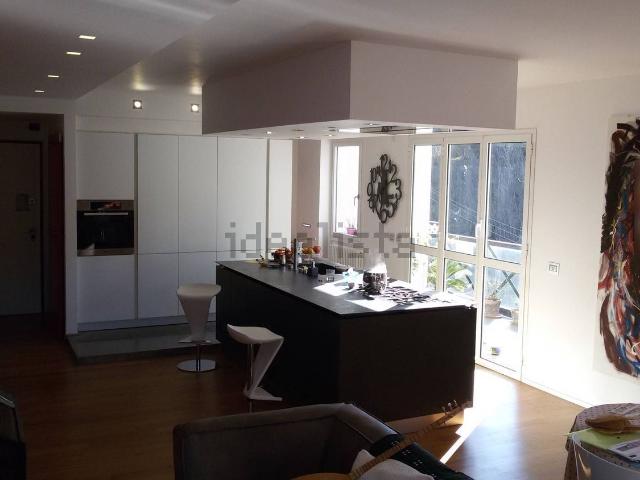 Appartamento in vendita di 120 m² in Via Carlo Biestri