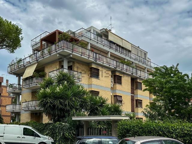 Appartamento in vendita di 120 m² in Via Carlo Tivaroni