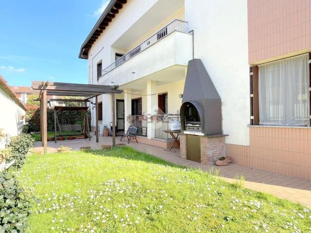 Appartamento in vendita di 120 m² in Via Cascina Monza, 5