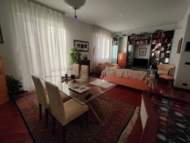 Appartamento in vendita di 120 m² in Via Casimiro Corradi, 14