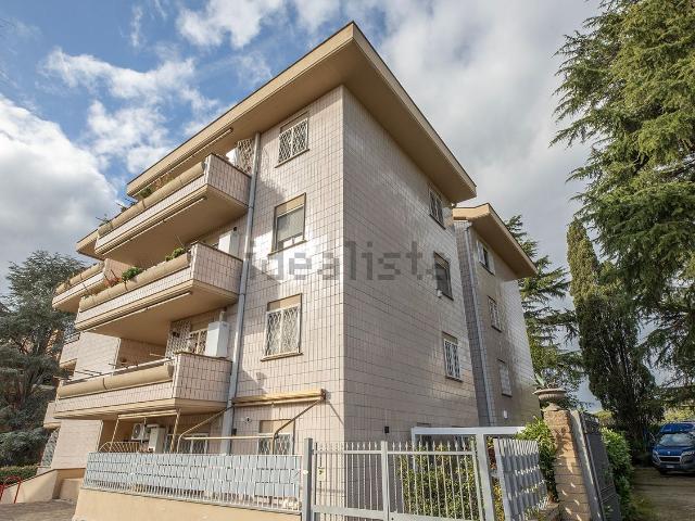Appartamento in vendita di 120 m² in Via Cassia