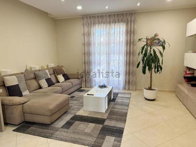 Appartamento in vendita di 120 m² in Via Circumvallazione, 140