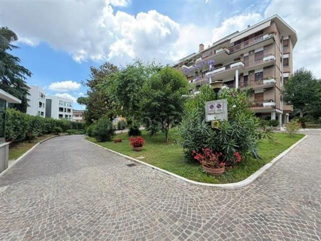Appartamento in vendita di 120 m² in Via Claudio Achillini