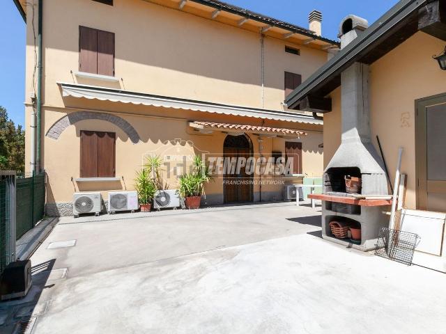 Appartamento in vendita di 120 m² in Via Crevalcore, 9