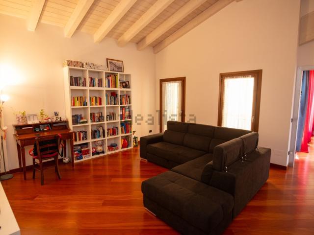 Appartamento in vendita di 120 m² in Via Croce, 2