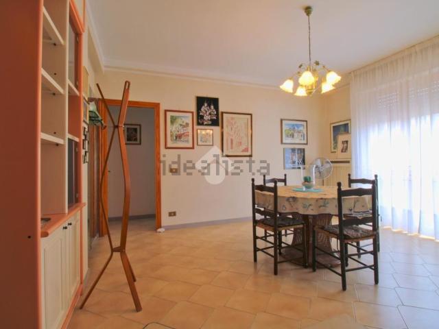 Appartamento in vendita di 120 m² in Via A.Caro, 31