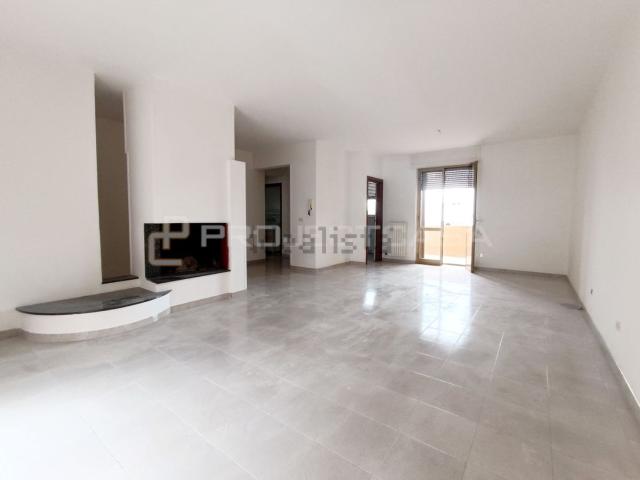 Appartamento in vendita di 120 m² in Via A. De Ferraris, 62