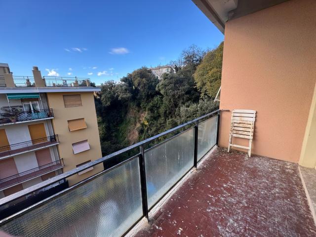 Appartamento in vendita di 120 m² in Via A. Guglielmotti, 47