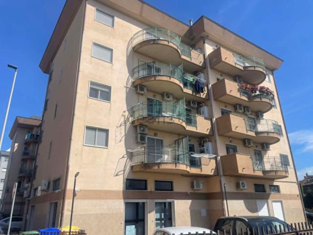 Appartamento in vendita di 120 m² in Via Antonino Scopelliti, 8