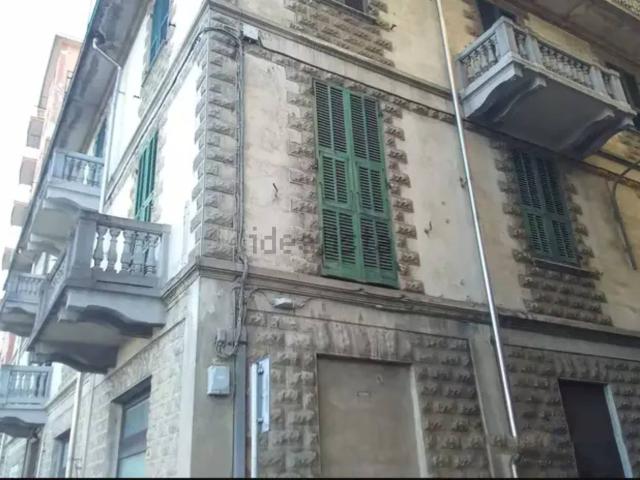 Appartamento in vendita di 120 m² in Via Andrea Colla