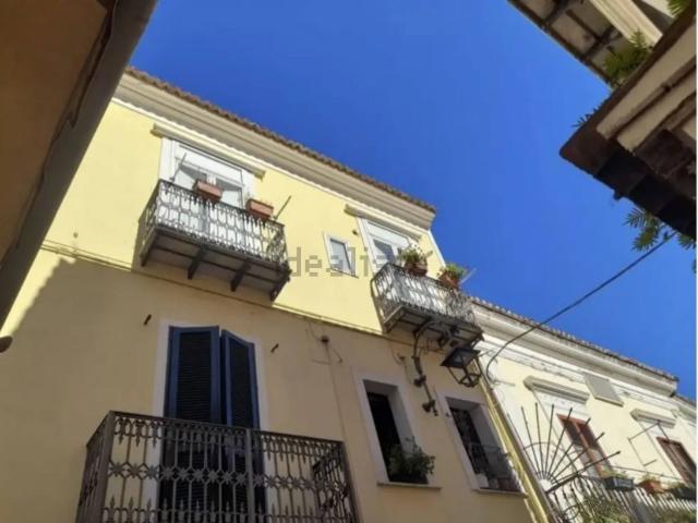 Appartamento in vendita di 120 m² in Via Angiporto Cavour