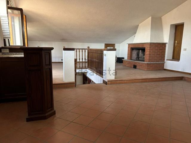 Appartamento in vendita di 120 m² in Via Adua, 4