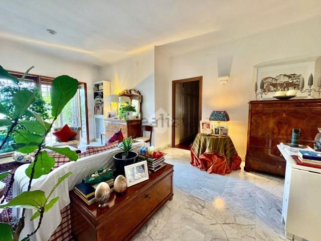 Appartamento in vendita di 120 m² in Via Alberto Litta Modignani, 21
